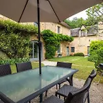 Le Petit Manoir De *