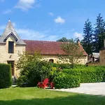Le Petit Manoir De 펜션 비트락