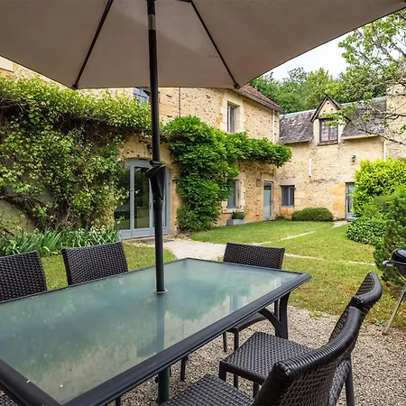 Le Petit Manoir De *