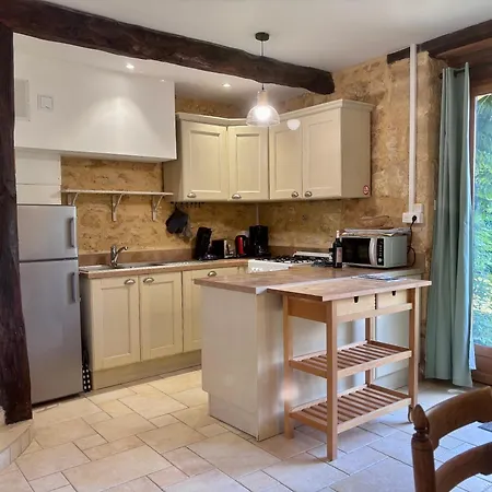 Le Petit Manoir De *