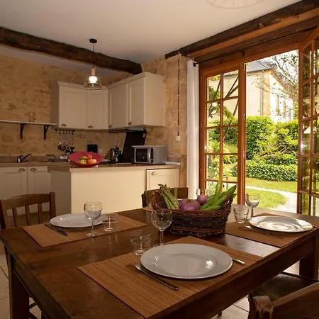 Le Petit Manoir De *